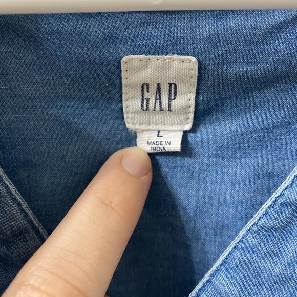 GAP Chambray Blue Ruffle Sleeve Top - Picture 9 of 10